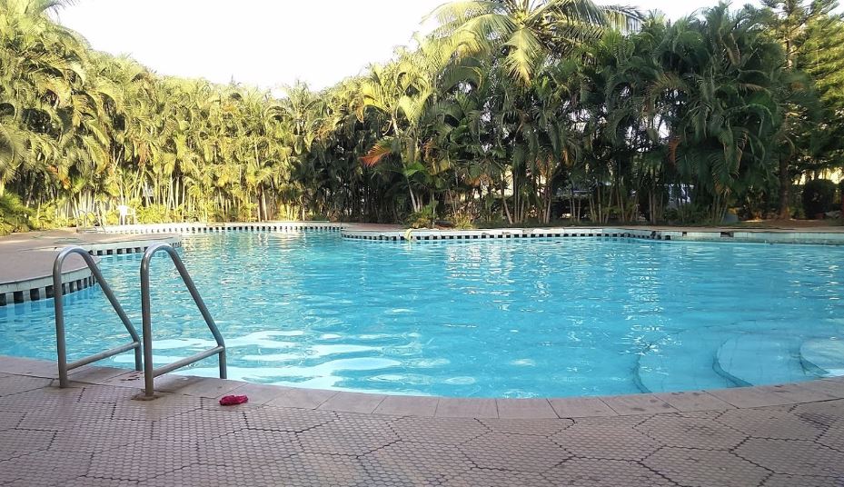 Country Club