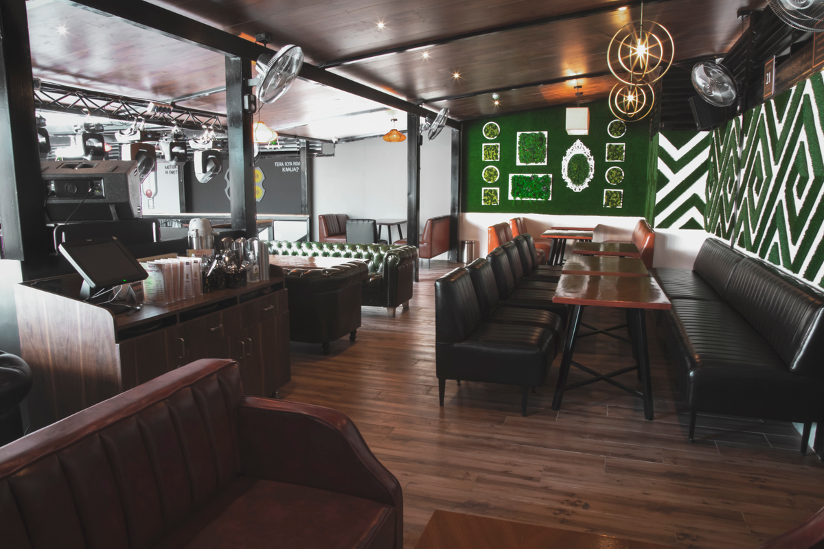 Gillys 104 Bar in Koramangala, Bangalore Bar and Pub VenueMonk