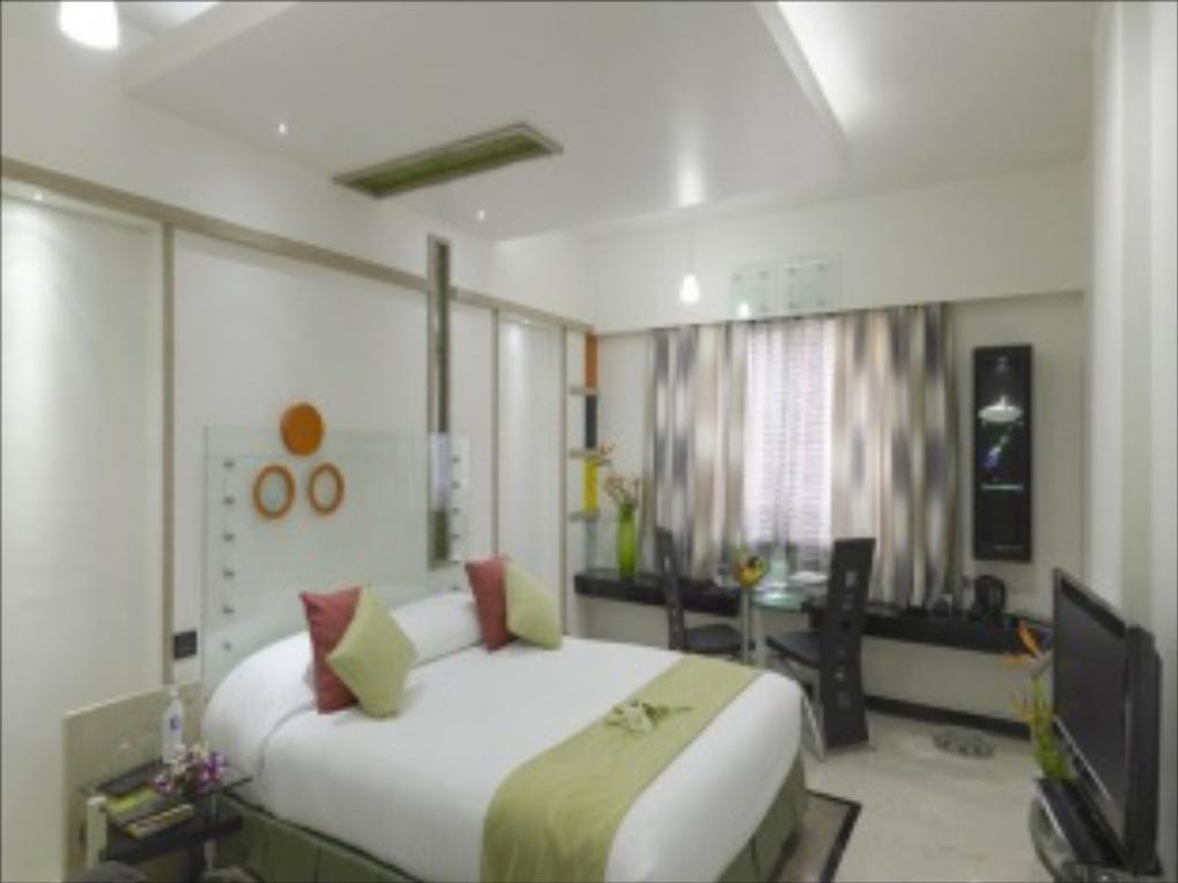 The Solitaire in Gandhi Nagar, Bangalore The Solitaire in Gandhi Nagar, Bangalore