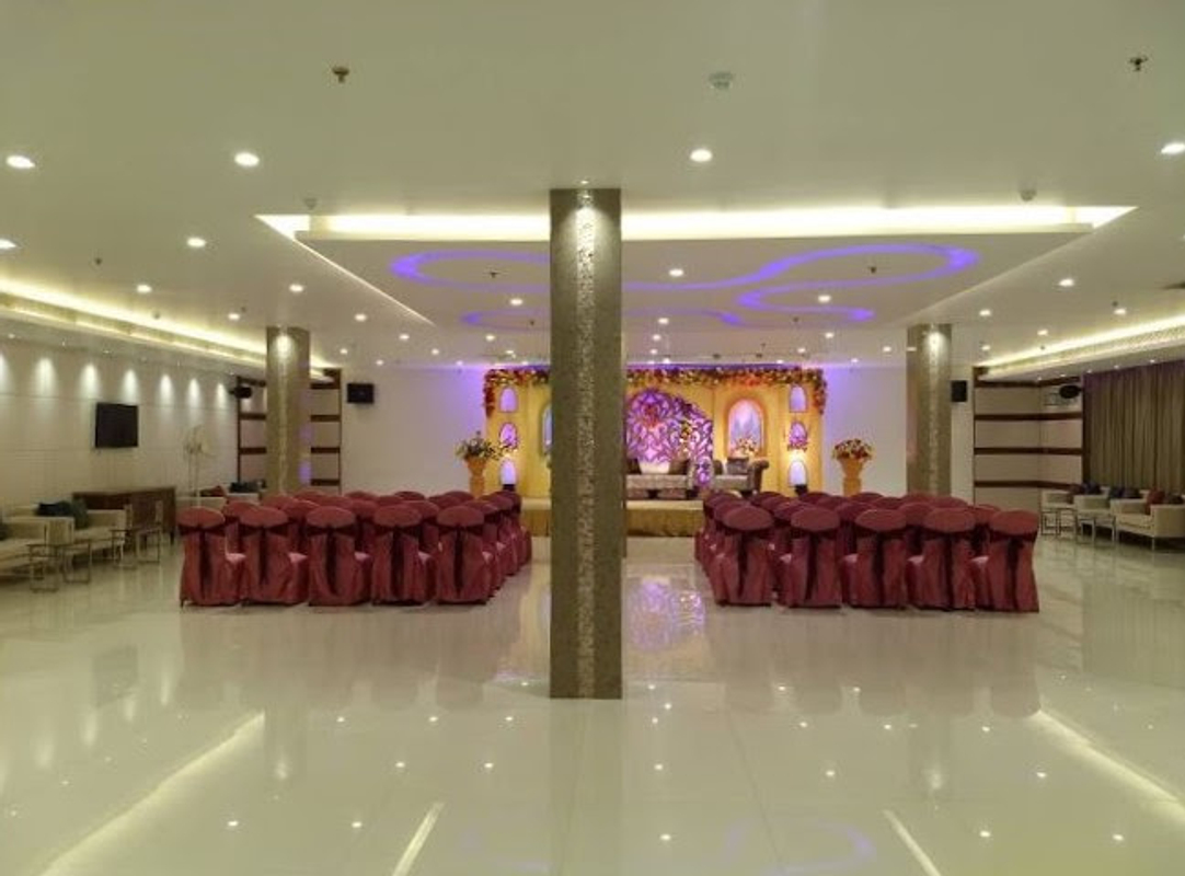 Crystal Courtyard in Chandrasekharpur, Bhubaneswar Crystal Courtyard in Chandrasekharpur, Bhubaneswar