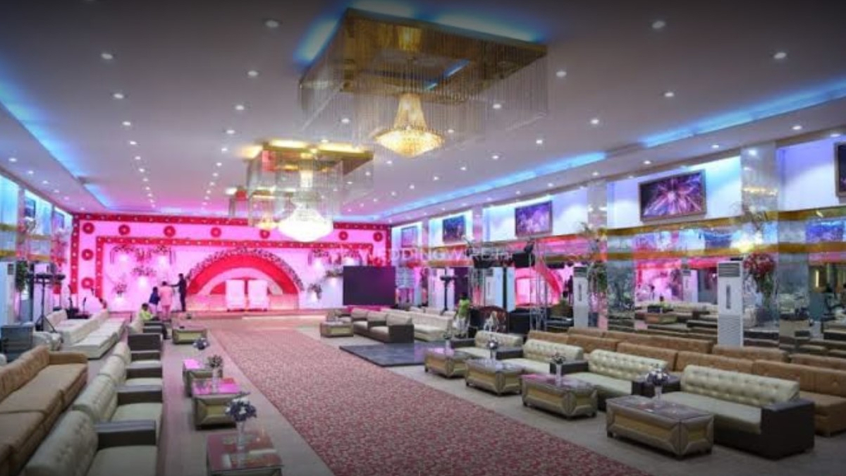 Golden Moments in Karol Bagh, Delhi Banquet With Lawn VenueMonk