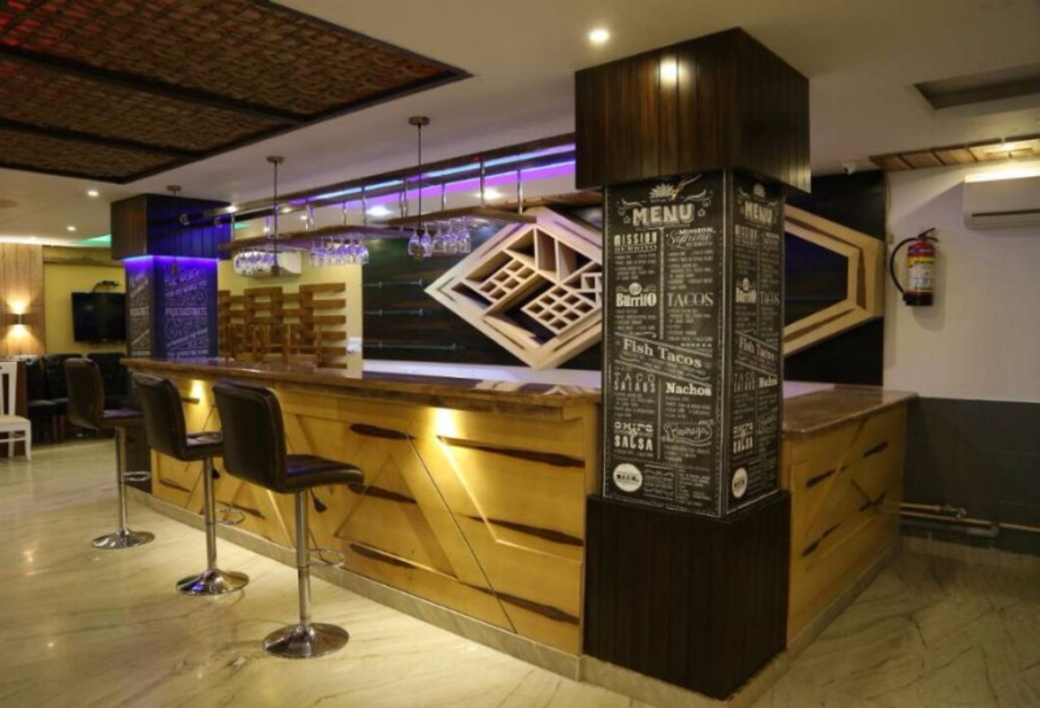 Hotel Golden Tree in NIT, Faridabad Hotel Golden Tree in NIT, Faridabad