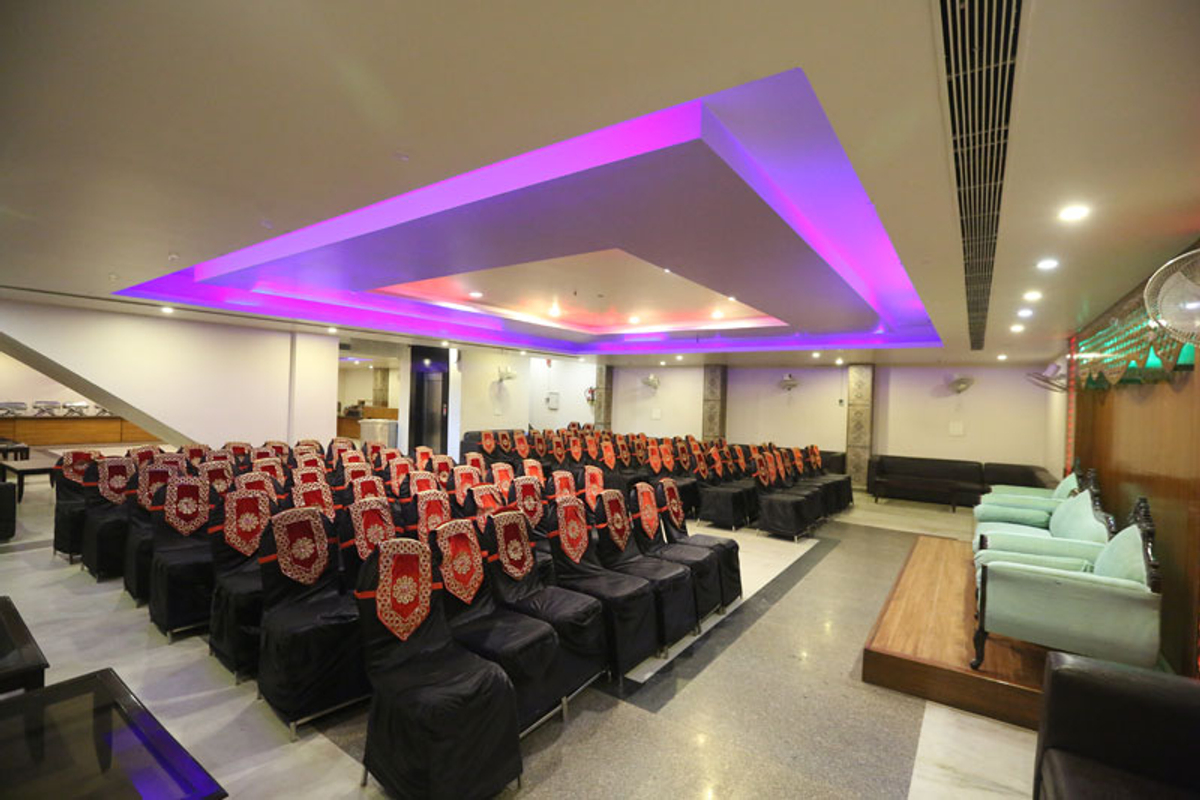 Hotel Royal Park in Indirapuram, Ghaziabad Hotel Royal Park in Indirapuram, Ghaziabad