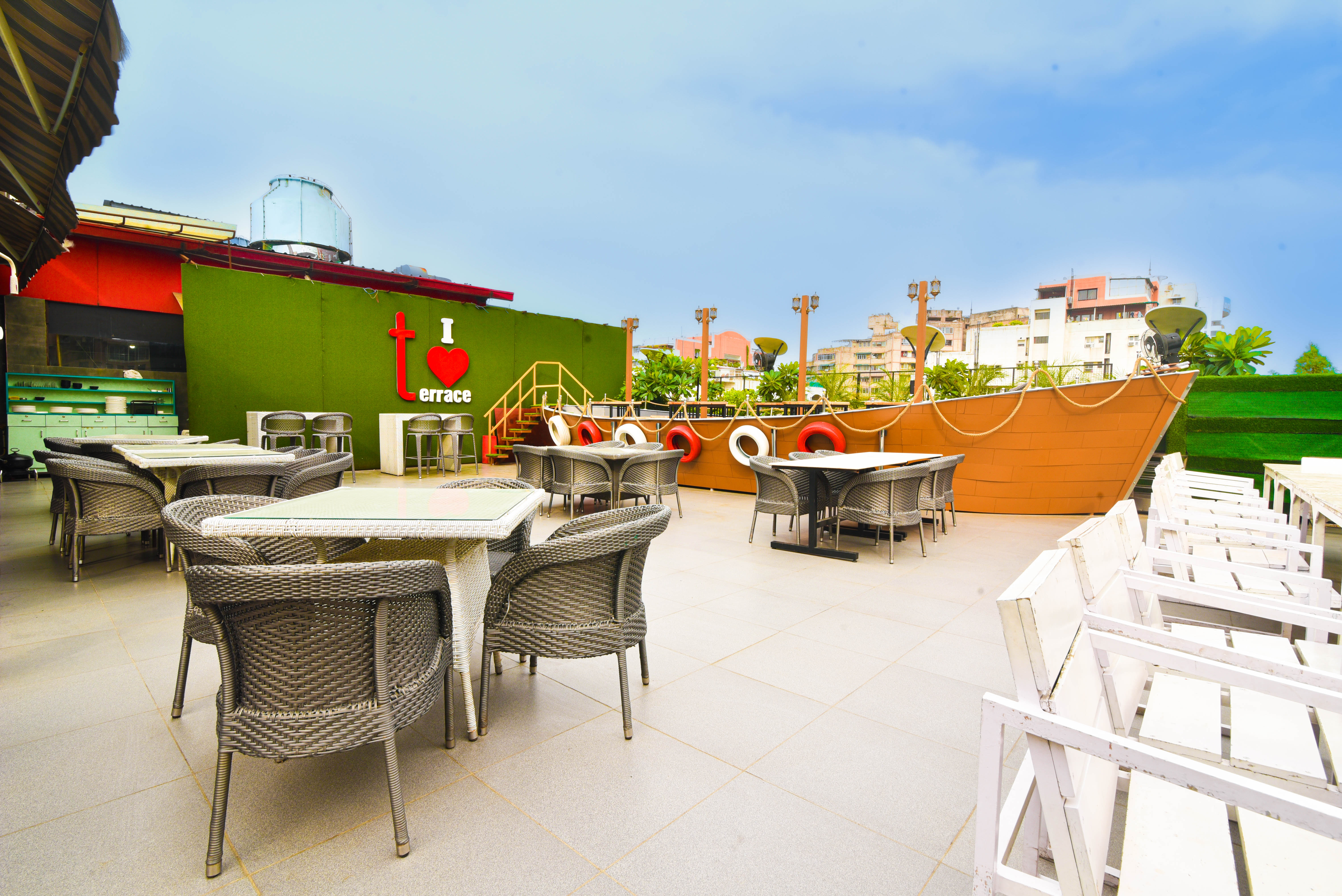 The Terrace Sky Bar And Lounge