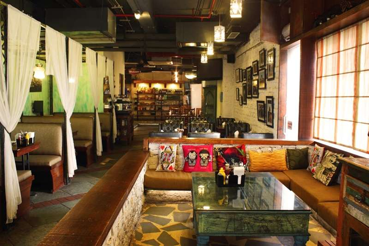 Cafe Delhi Heights in DLF Cyber City, Gurgaon Cafe Delhi Heights in DLF Cyber City, Gurgaon
