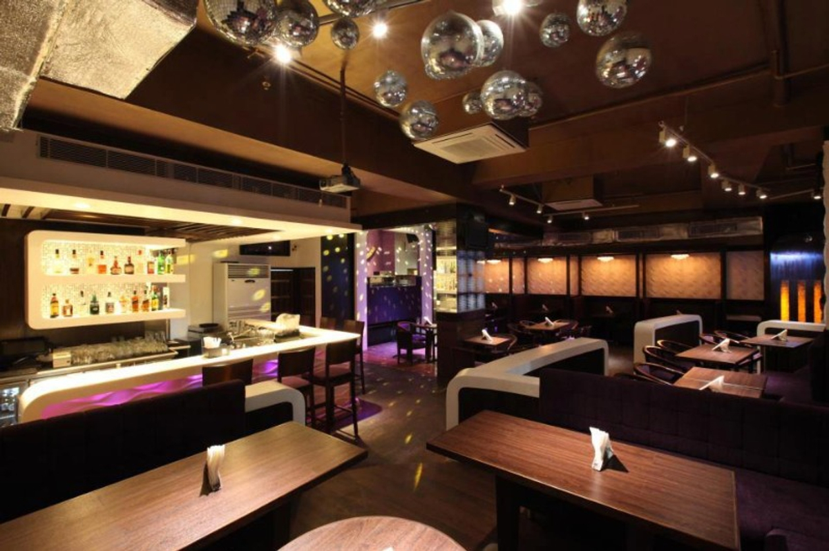 Club Mojo in MG Road, Gurgaon | Bar and Pub - VenueMonk