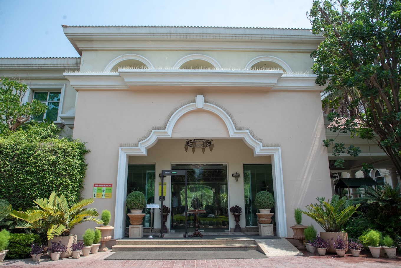 The Palms Town & Country Club