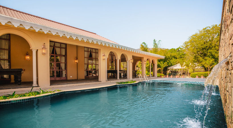 Bada Saab-Cocktail Rooms