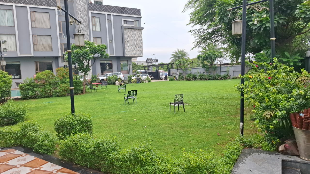 Elite Park Inn