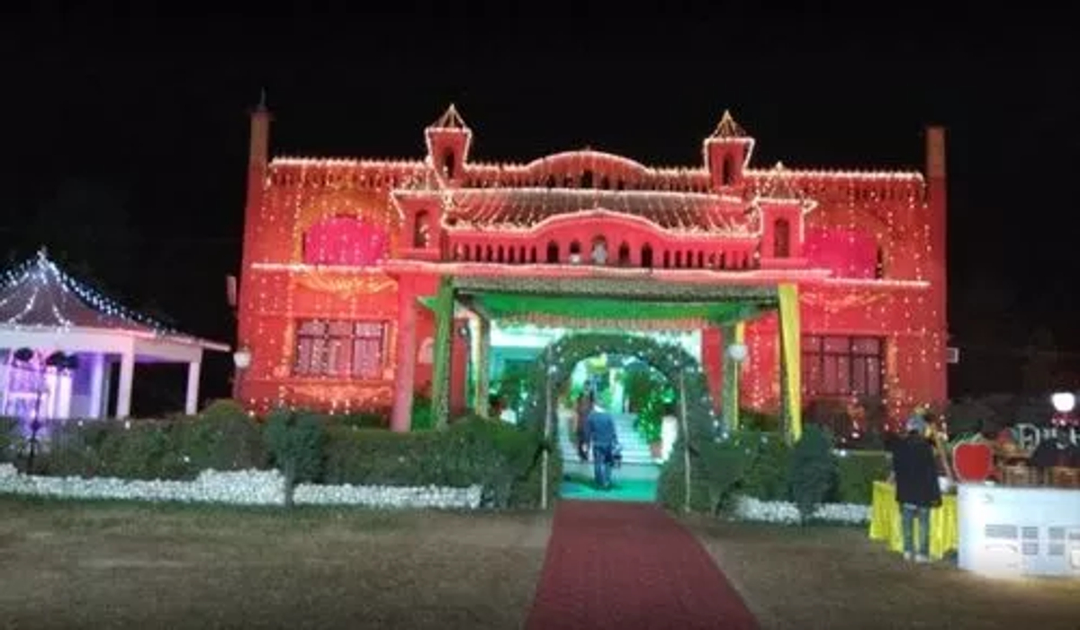 Haweli Garden in Hawe Kidw Kan, Kanpur Haweli Garden in Hawe Kidw Kan, Kanpur