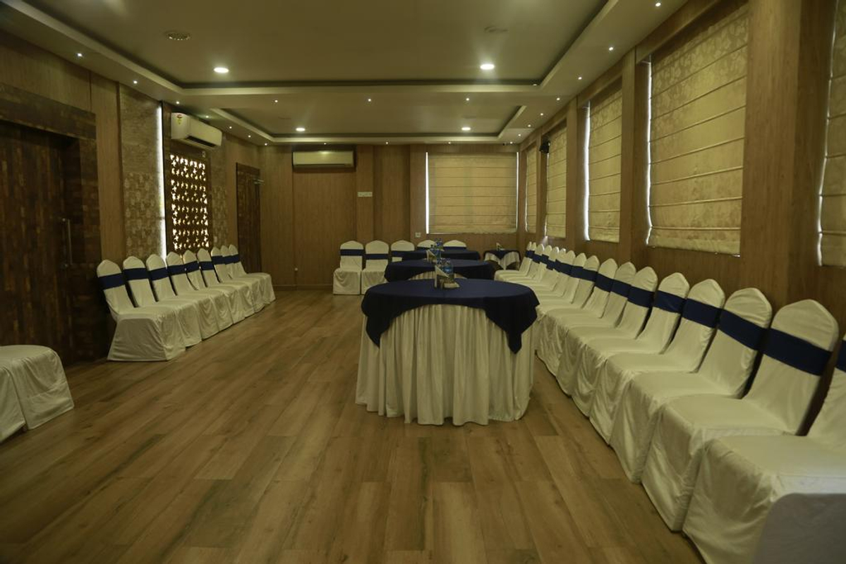 Hotel Comfotel in Ballygunge, Kolkata Hotel Comfotel in Ballygunge, Kolkata