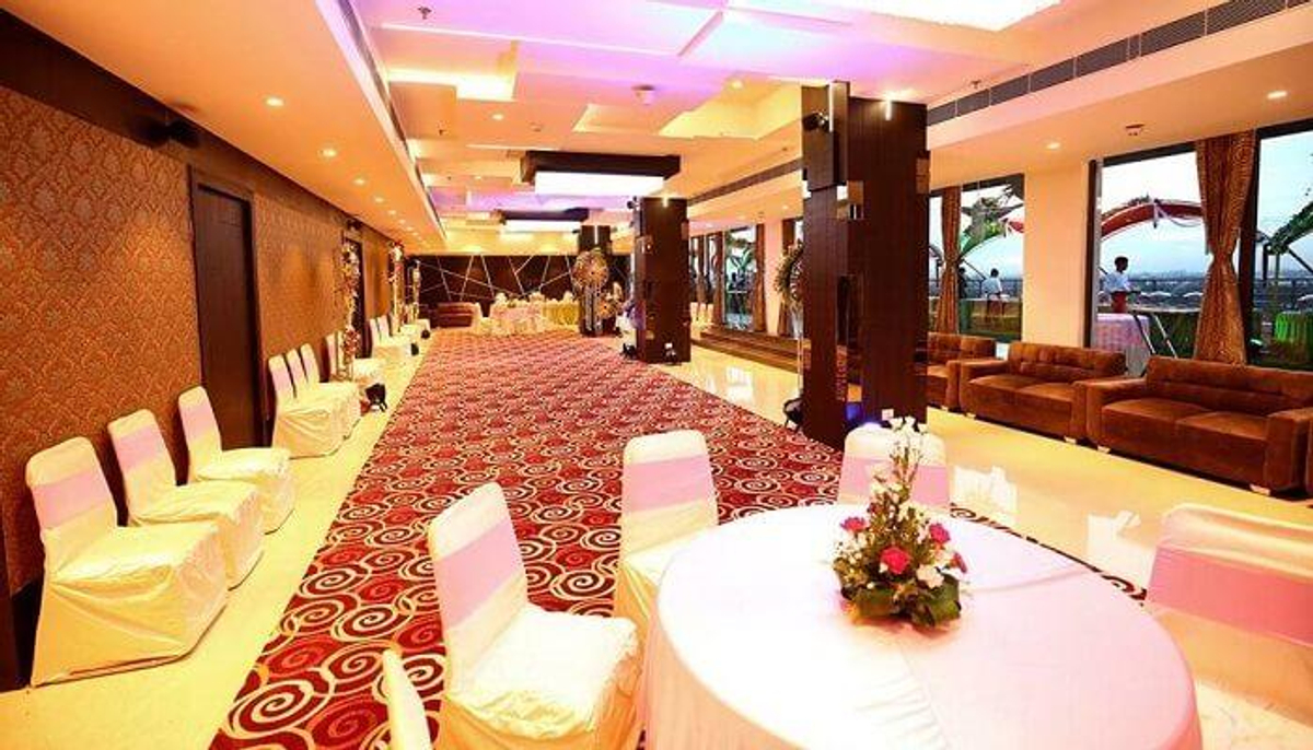 Middleton Chambers Garden Banquet in Park Street, Kolkata Middleton Chambers Garden Banquet in Park Street, Kolkata