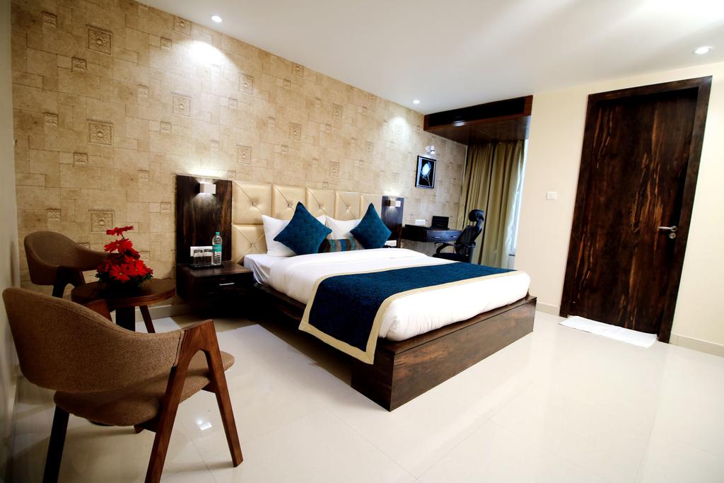 Pinnacle By 1589 Hotels