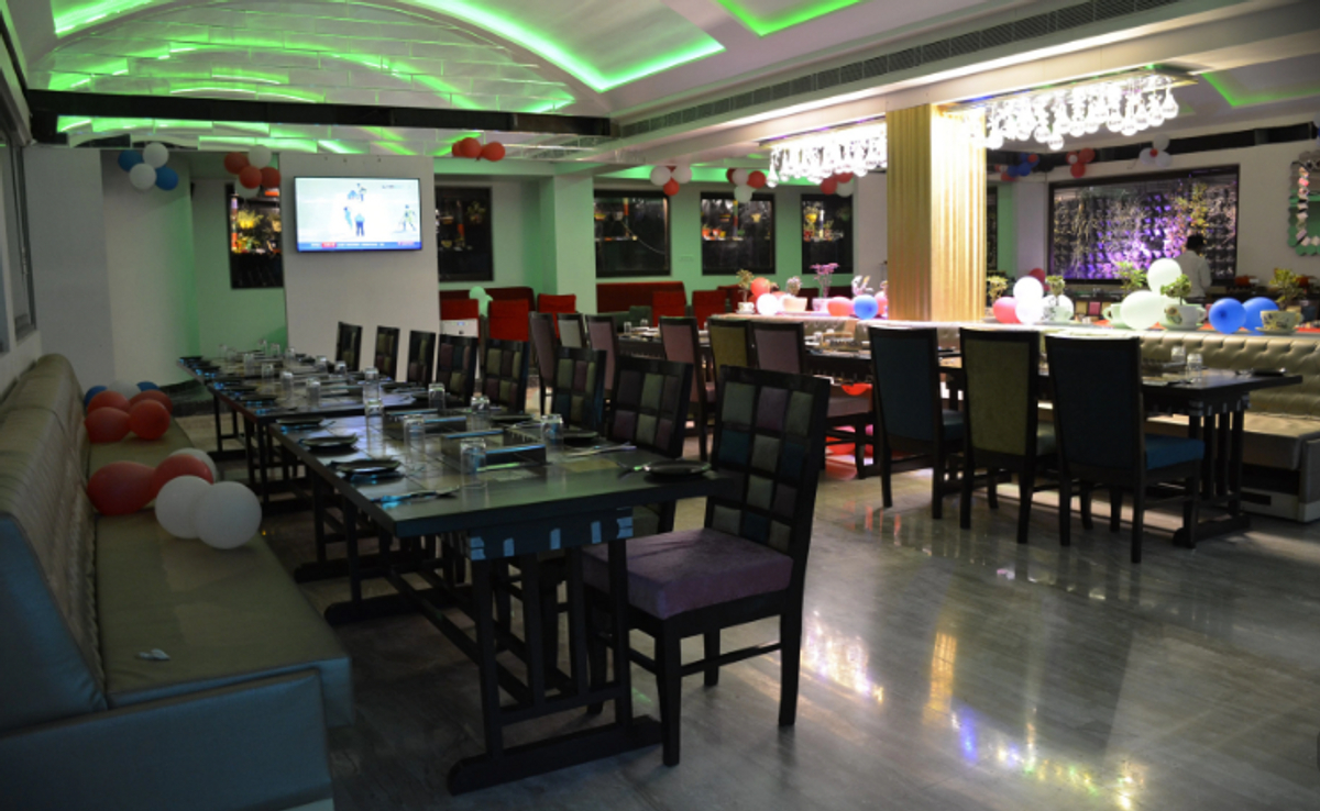 Royal Cafe in Gomti Nagar, Lucknow Royal Cafe in Gomti Nagar, Lucknow