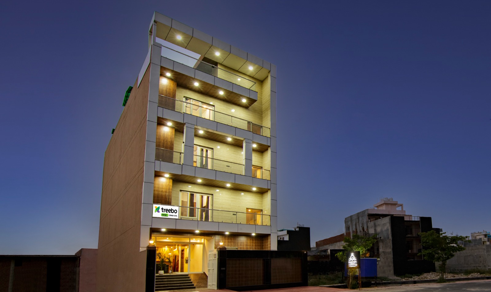 Hotel Grand Vista And banquet
