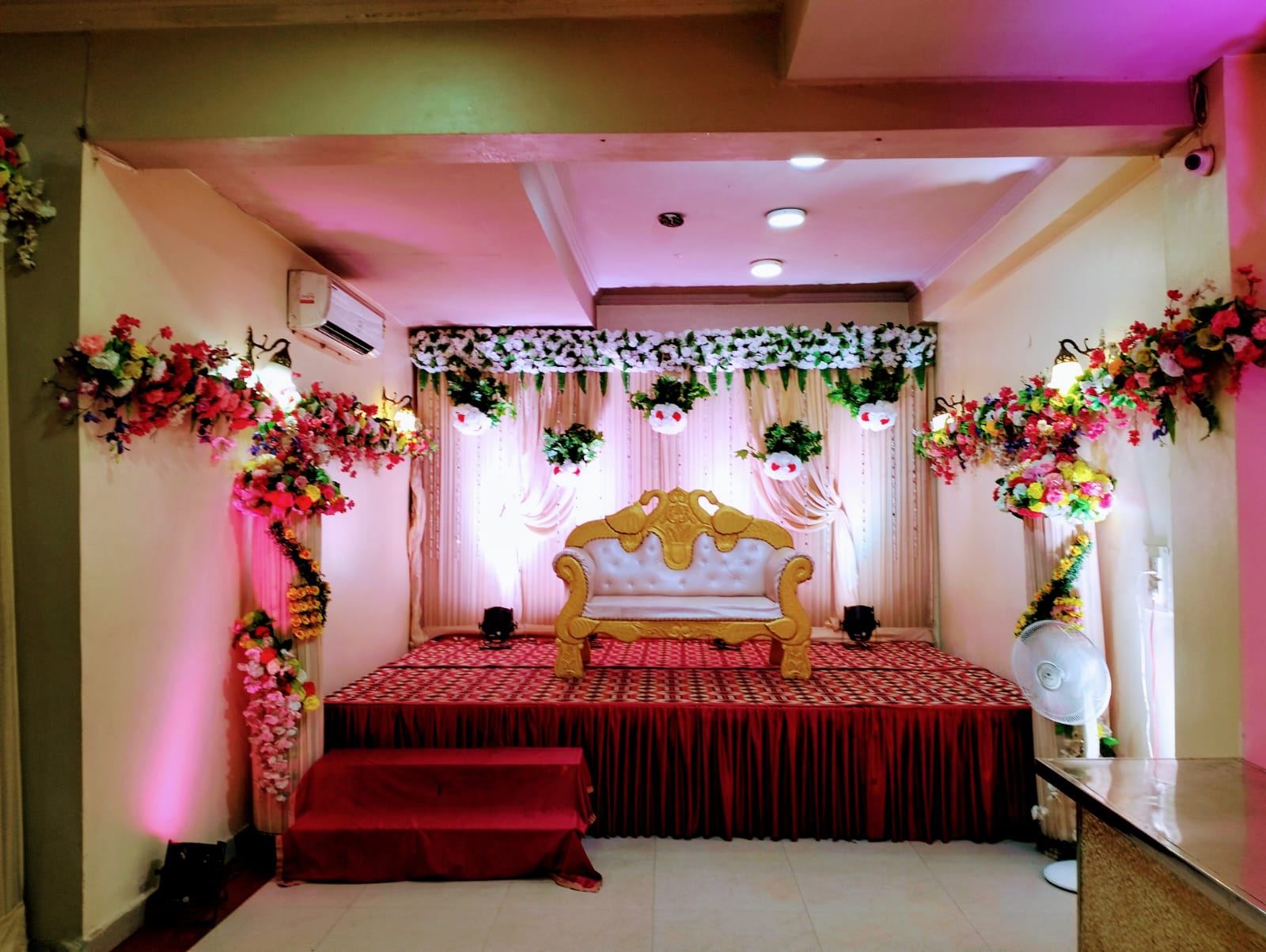 Saffron Banquet And Best Party Hall In Noida By City Stay