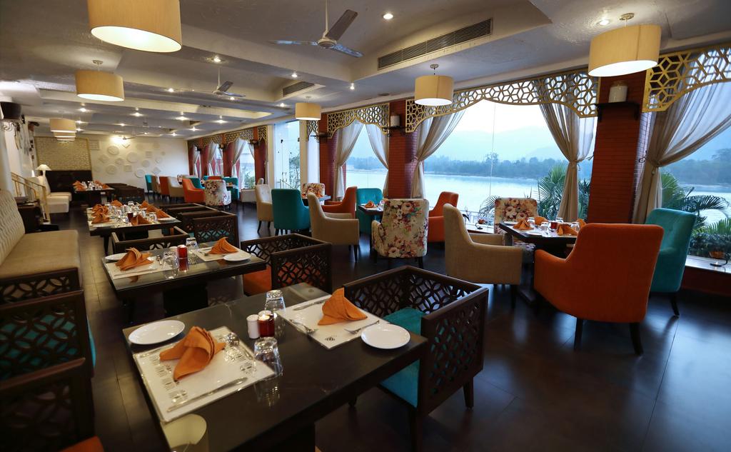 Ganga Kinare - Riverside