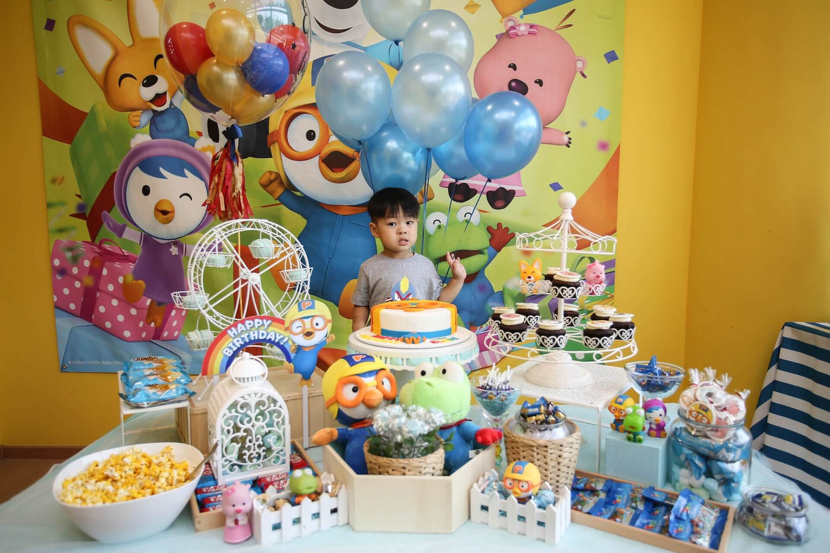 Pororo Park in Raffles Place, Singapore Pororo Park in Raffles Place, Singapore
