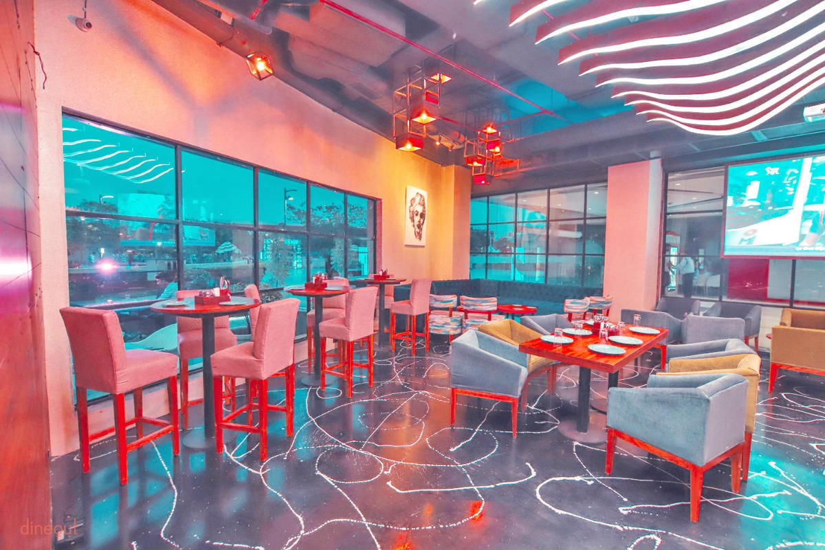 Add The Electric Buzz To Your Party With The Noisy Interiors @Moire Lounge and Bar.