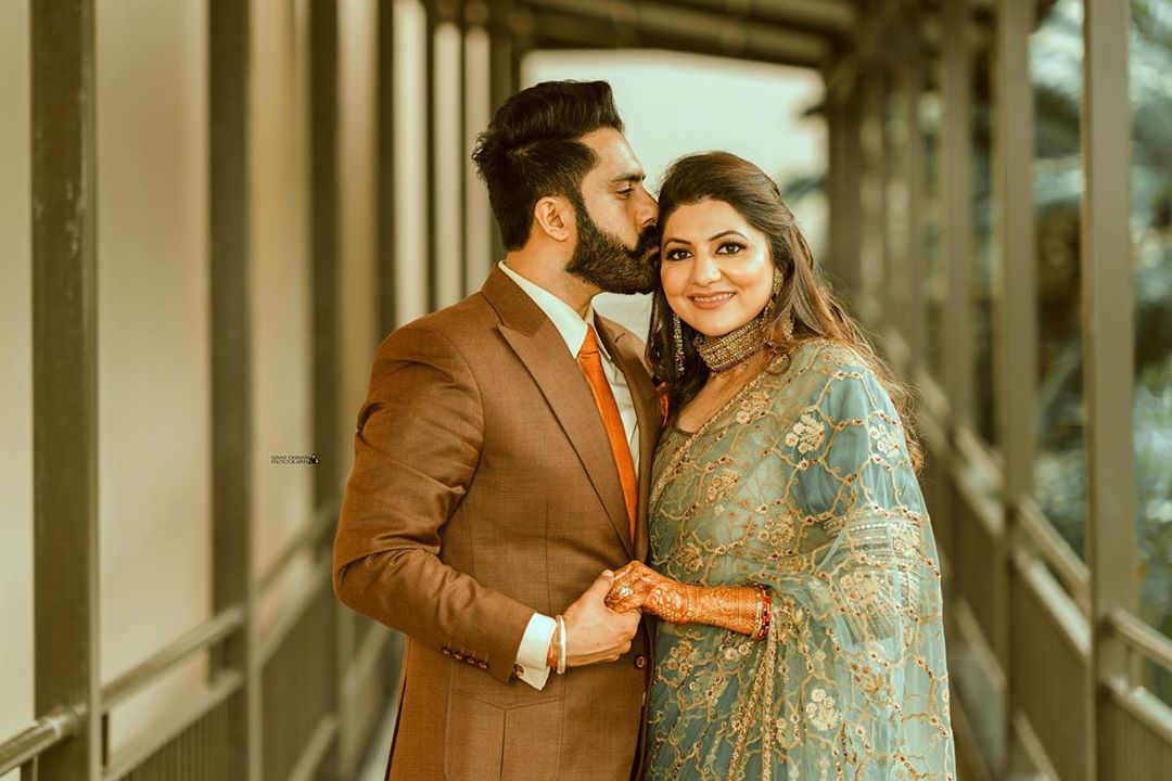 A Lavish Sikh Wedding; Where The Couple Gracefully  Coordinated Their Outfits With Wedding Decor