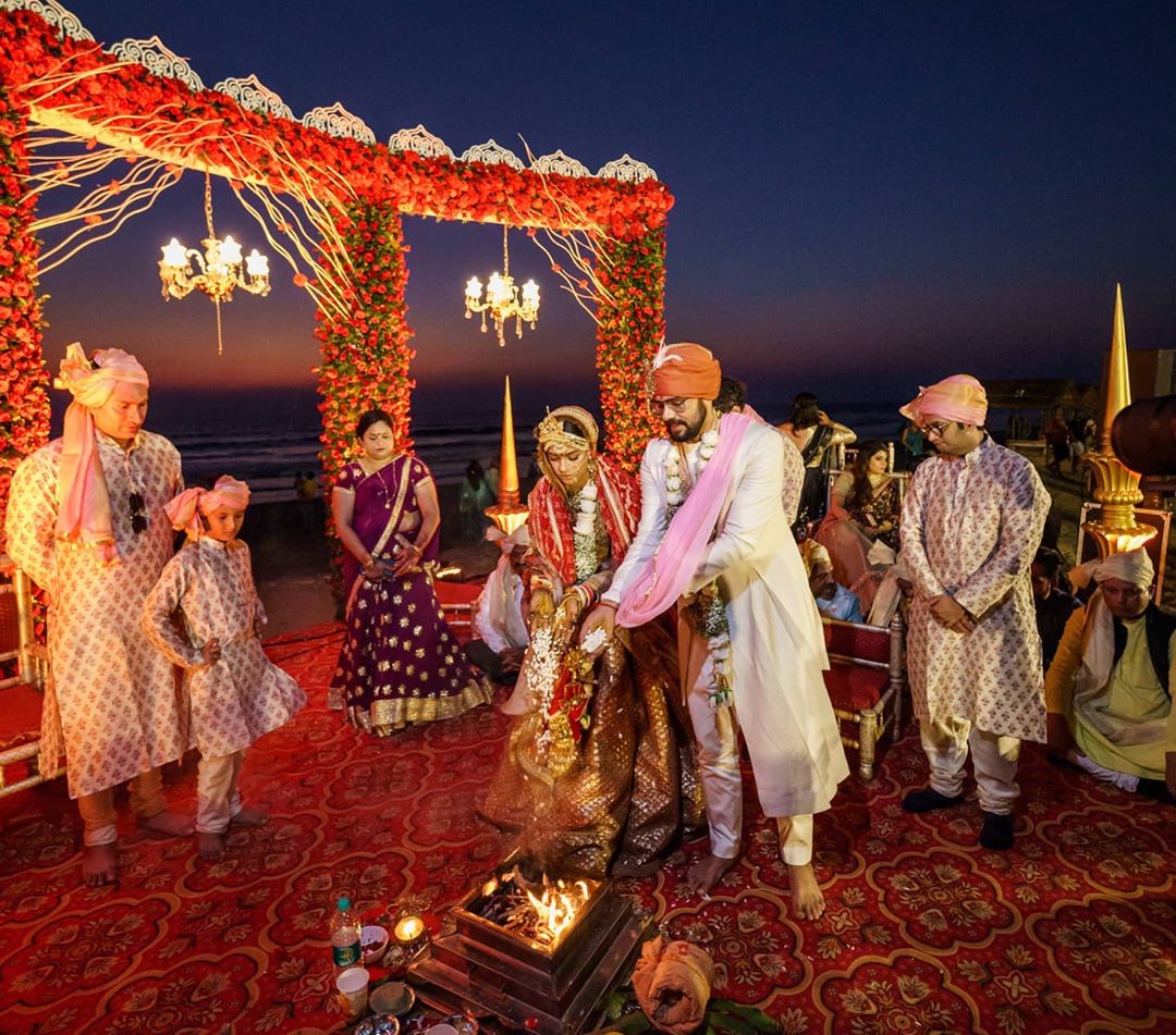 An Exotic Resort, a Sabyasachi Lehenga and a Flawless Wedding! What else does a bride need?