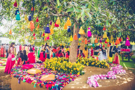 Ditch the Marigold Mehendi Decor For These 5 Absolutely Impressive Ones For Your Spring Wedding!