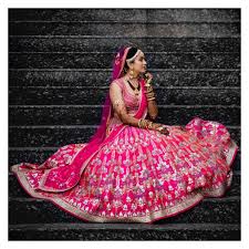 10+ Best  Bridal Poses For Indian Wedding Shot