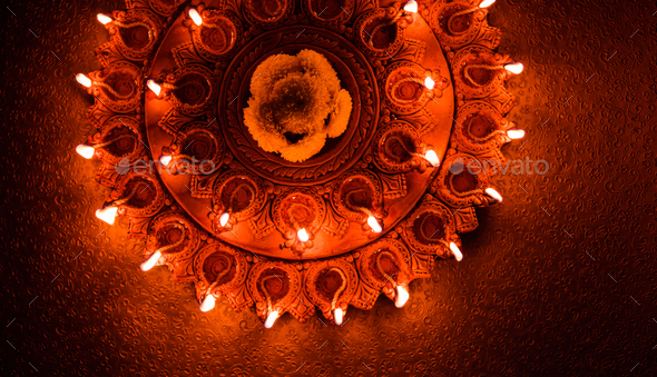 Must-Have Diyas For This Diwali