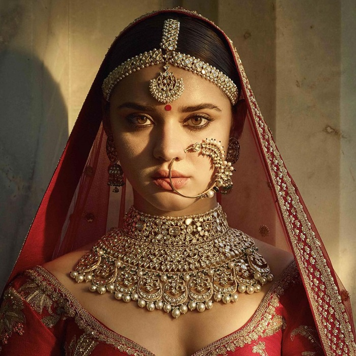 15 Best Bridal Hair And Makeup Artists In Delhi And Gurgaon For Your Wedding Day!