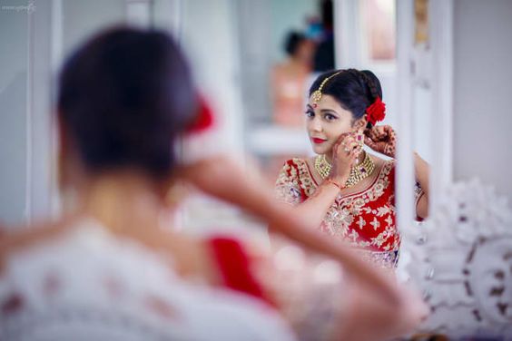Planning To Do Your Bridal Makeup Yourself? Tips That You Must SAVE!