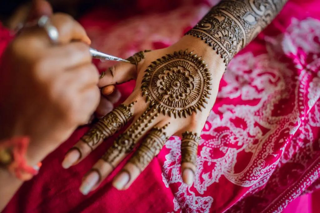 Mehndi Tips: Before, During and After Applying It on Your Hands and Feet